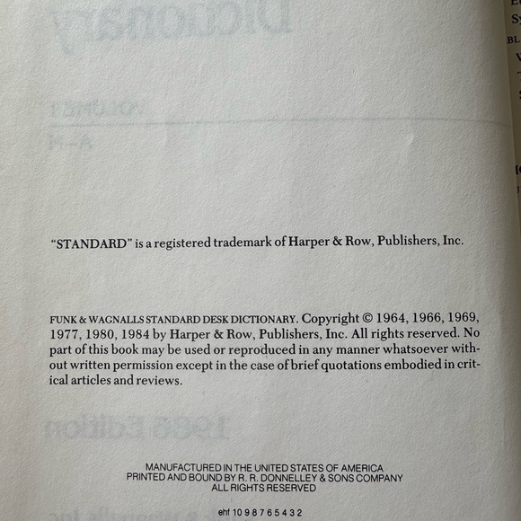 Funk & Wagnalls Standard Desk Dictionary Volume 1 & 2 1986 USA - Picture 4 of 6